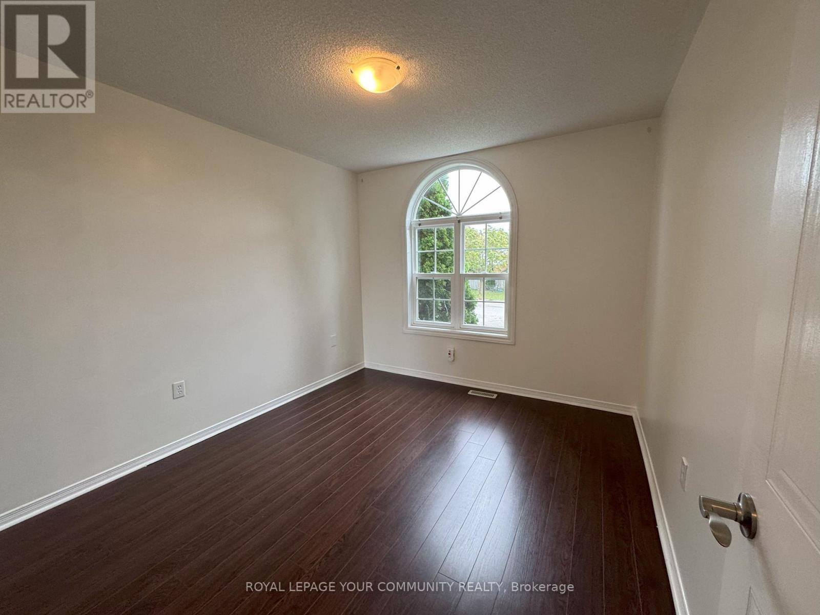 Upper - 32 Ward Drive, Barrie, Ontario  L4N 7N9 - Photo 10 - S12435047