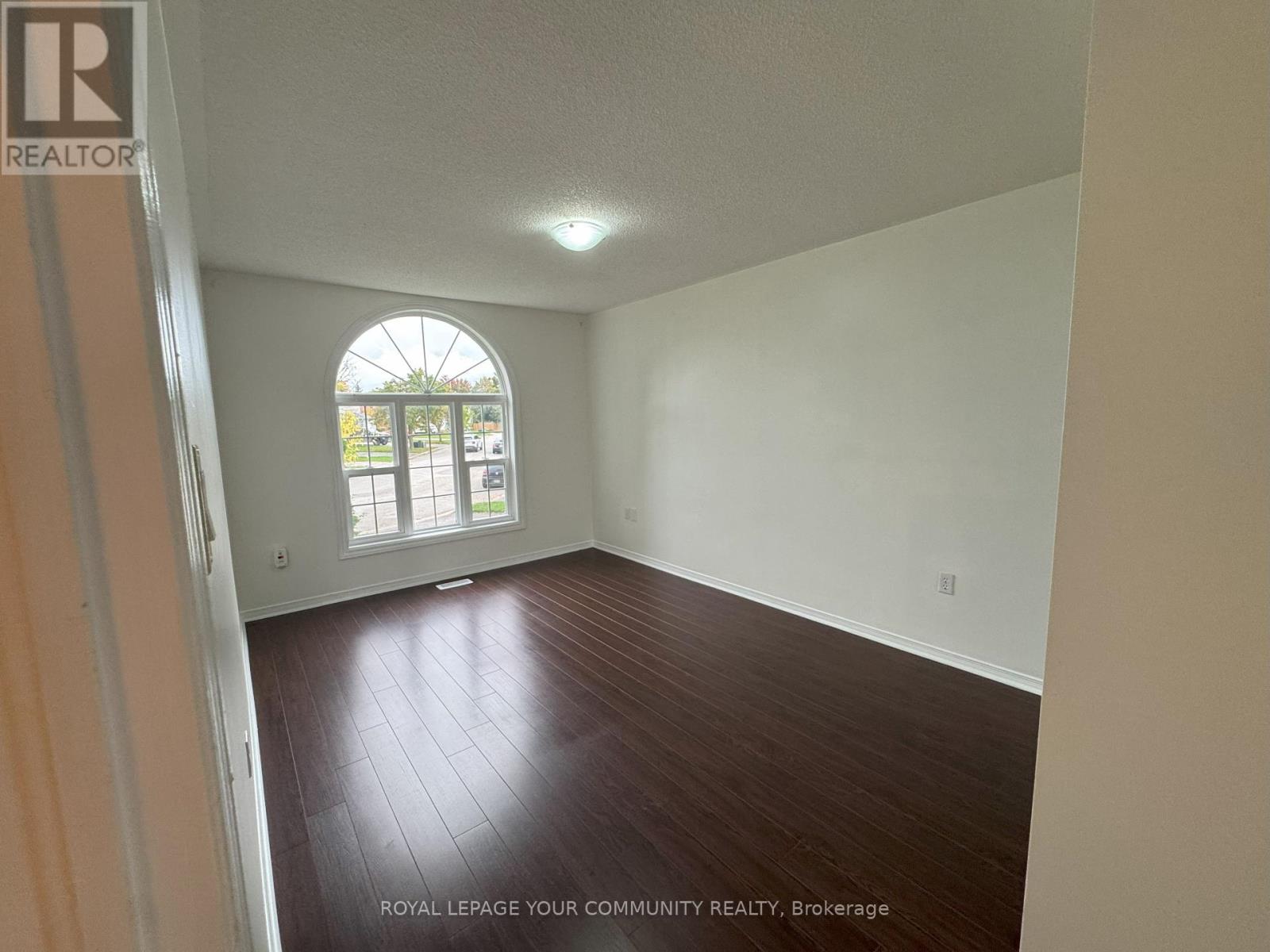 Upper - 32 Ward Drive, Barrie, Ontario  L4N 7N9 - Photo 12 - S12435047