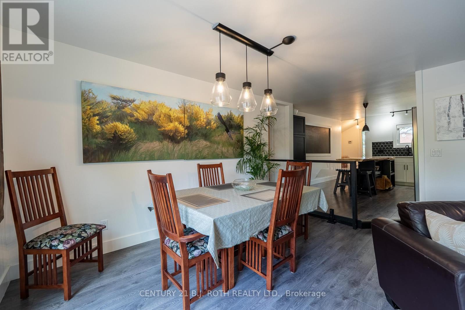 8101 Kings River Road, Ramara, Ontario  L0K 2B0 - Photo 14 - S12435134