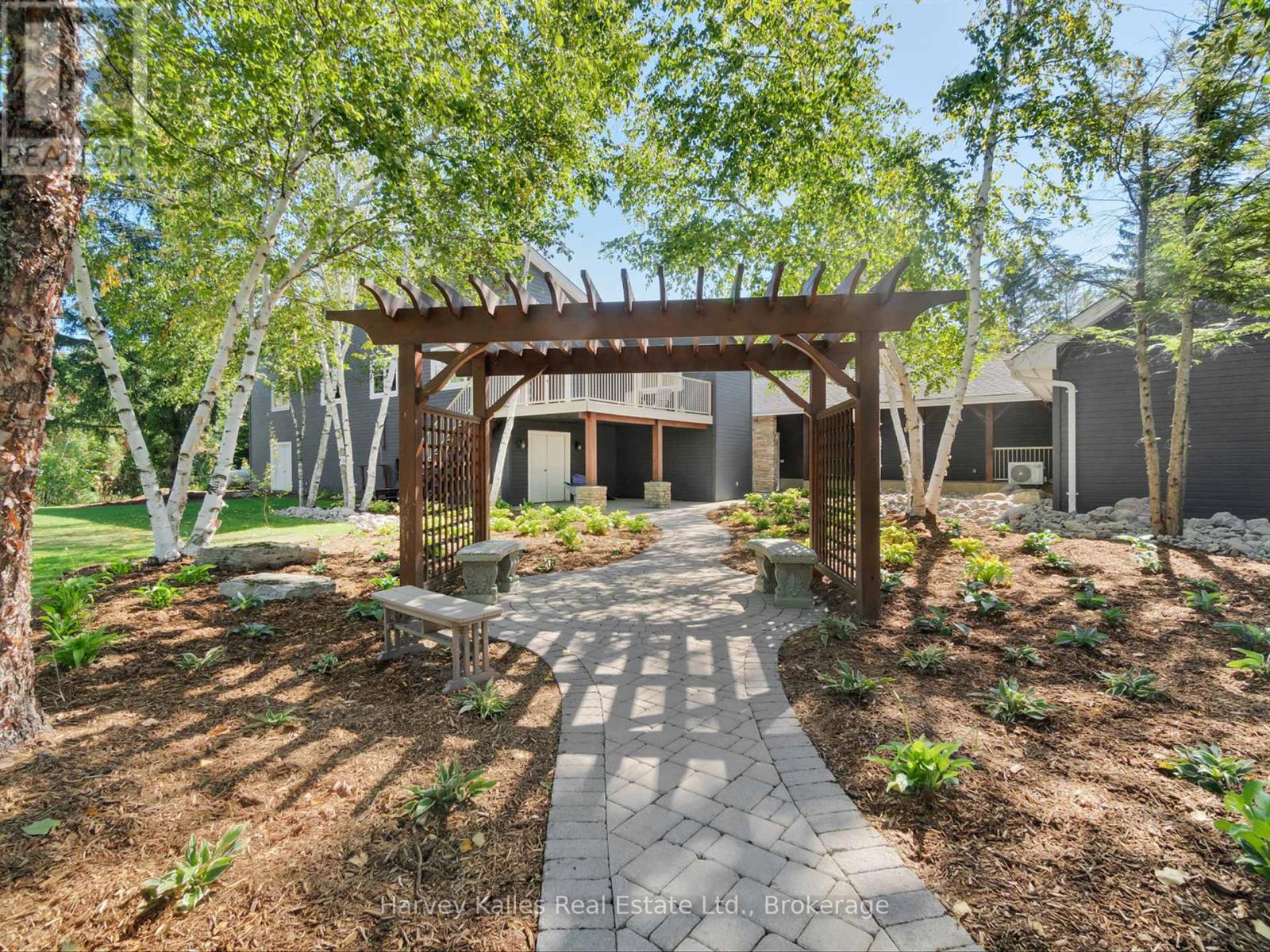 5 Leaside Street, Kawartha Lakes, Ontario  K0M 1G0 - Photo 45 - X12435151