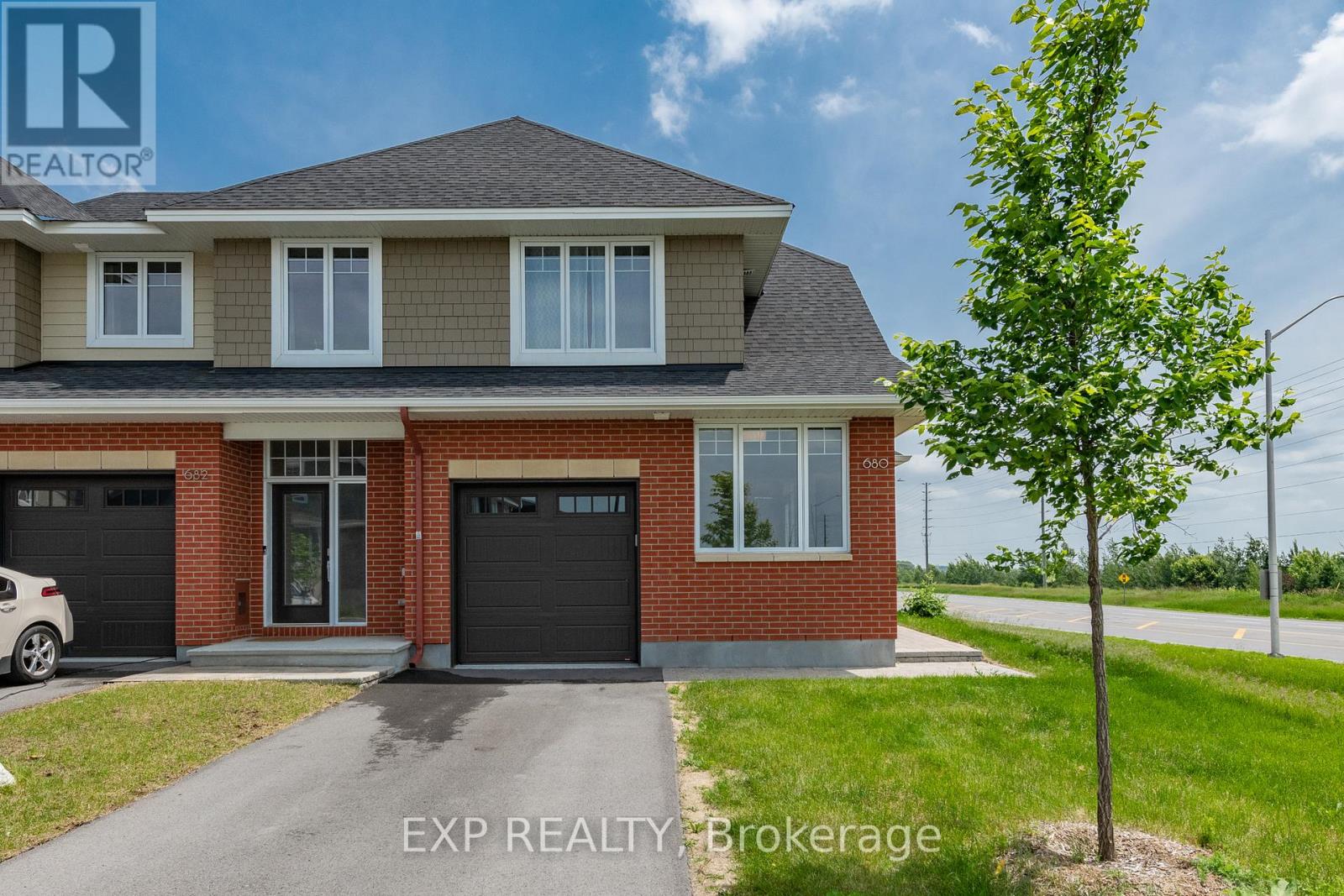 680 Gabriola Way, Ottawa, Ontario  K2T 0M3 - Photo 1 - X12435152