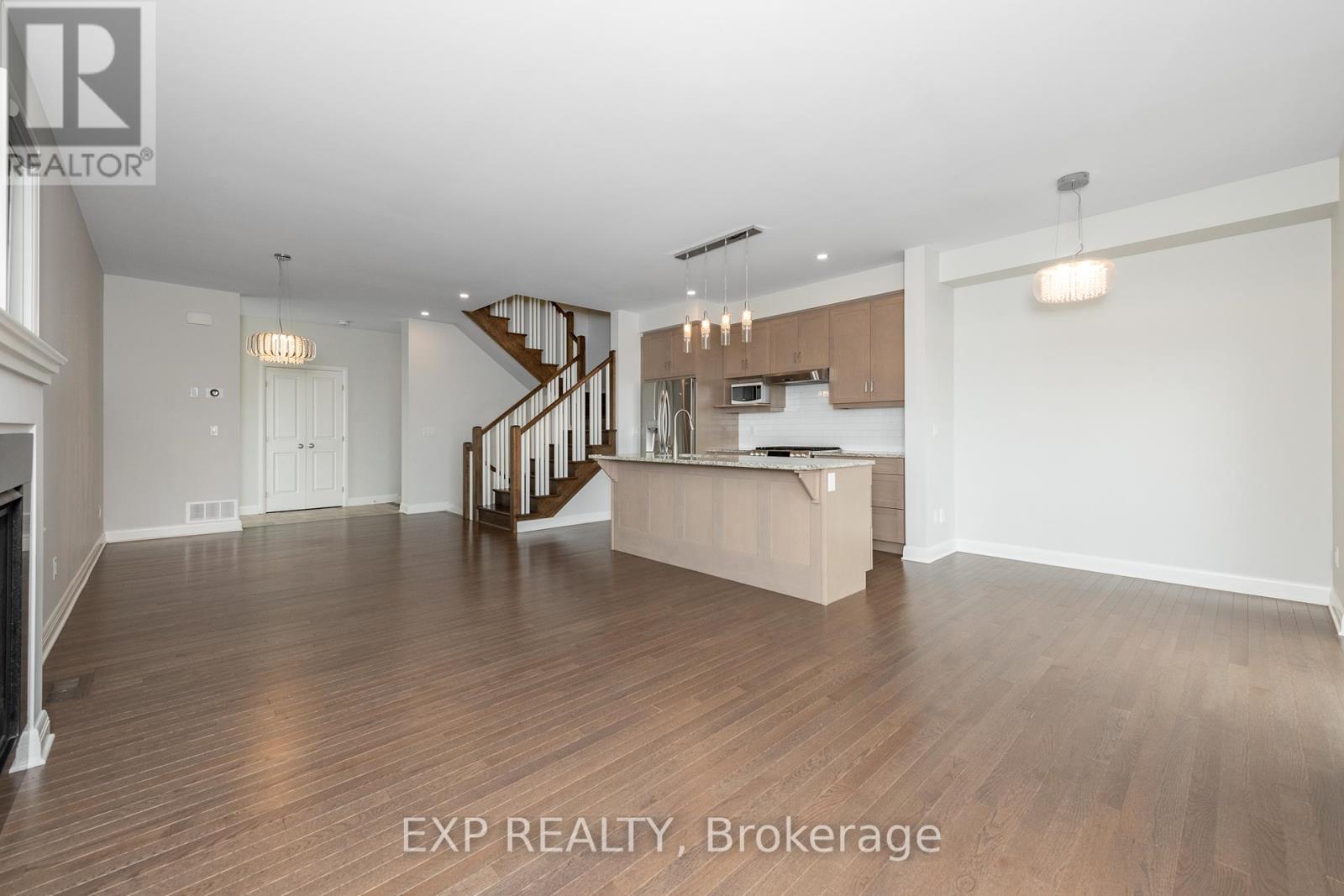 680 Gabriola Way, Ottawa, Ontario  K2T 0M3 - Photo 11 - X12435152