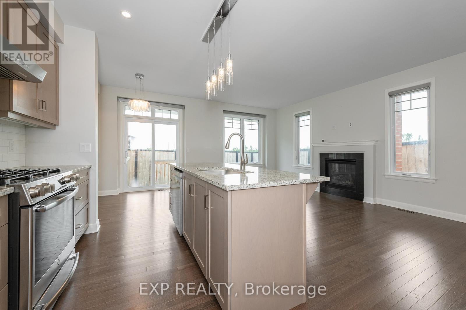 680 Gabriola Way, Ottawa, Ontario  K2T 0M3 - Photo 12 - X12435152