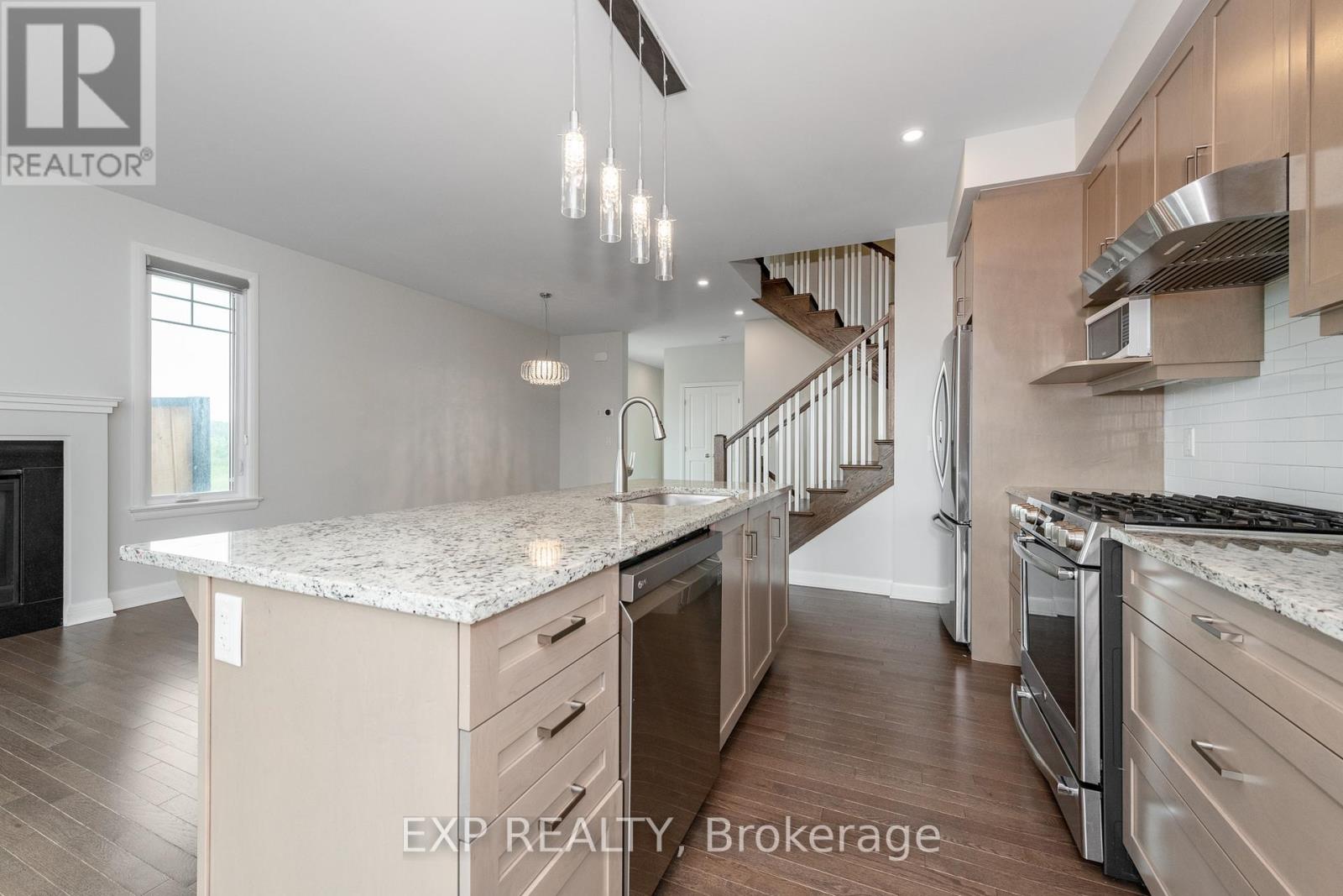 680 Gabriola Way, Ottawa, Ontario  K2T 0M3 - Photo 13 - X12435152