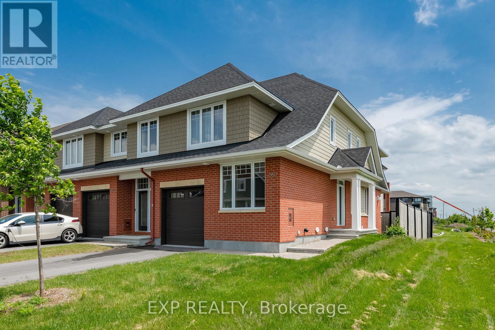 680 Gabriola Way, Ottawa, Ontario  K2T 0M3 - Photo 2 - X12435152