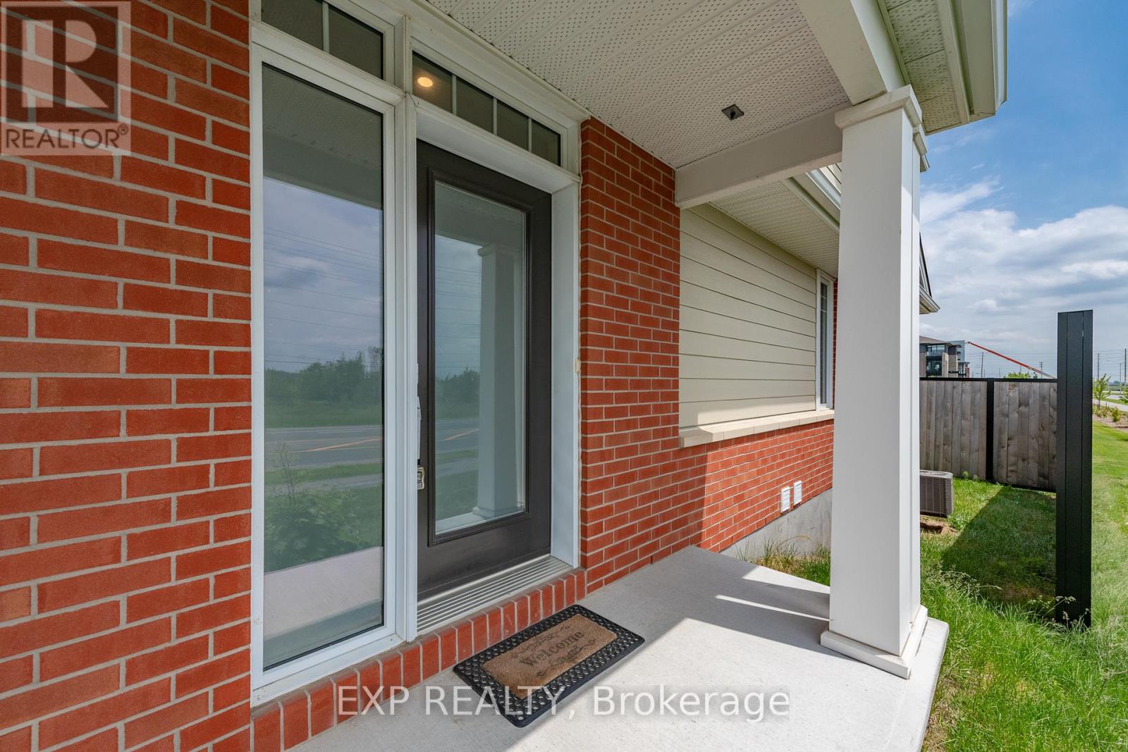 680 Gabriola Way, Ottawa, Ontario  K2T 0M3 - Photo 3 - X12435152