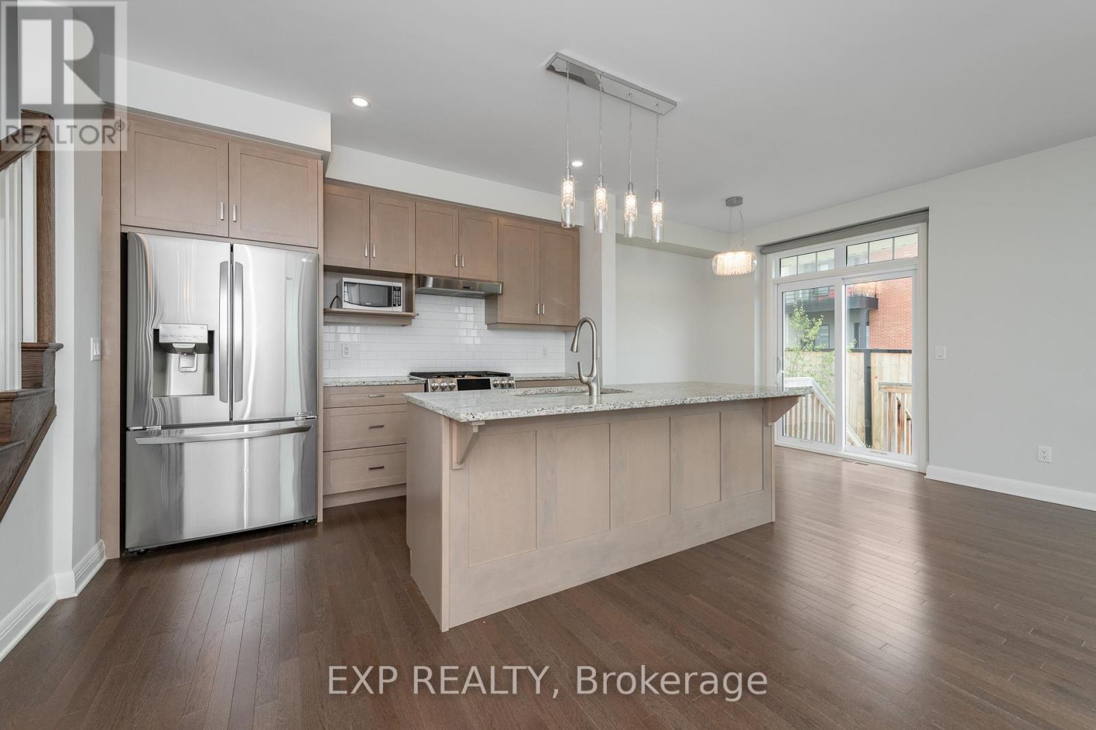 680 Gabriola Way, Ottawa, Ontario  K2T 0M3 - Photo 9 - X12435152