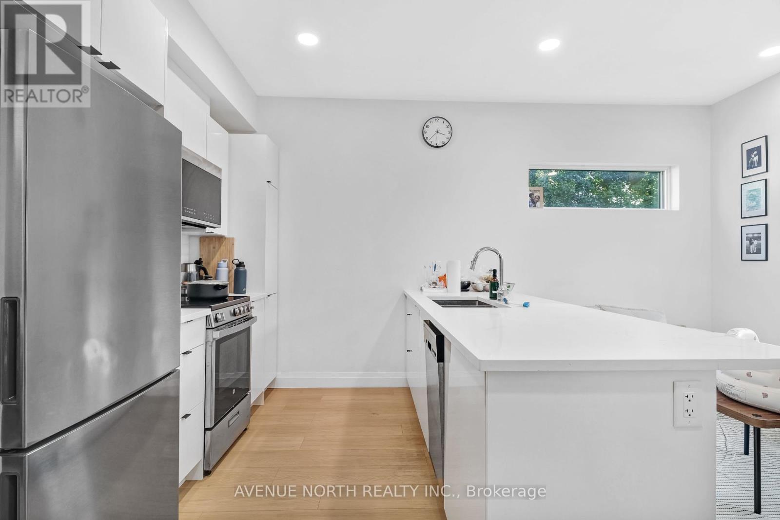 201 - 368 Tweedsmuir Avenue, Ottawa, Ontario  K1Z 5N4 - Photo 2 - X12435189