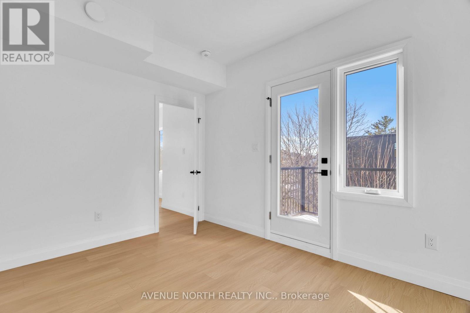 201 - 368 Tweedsmuir Avenue, Ottawa, Ontario  K1Z 5N4 - Photo 4 - X12435189