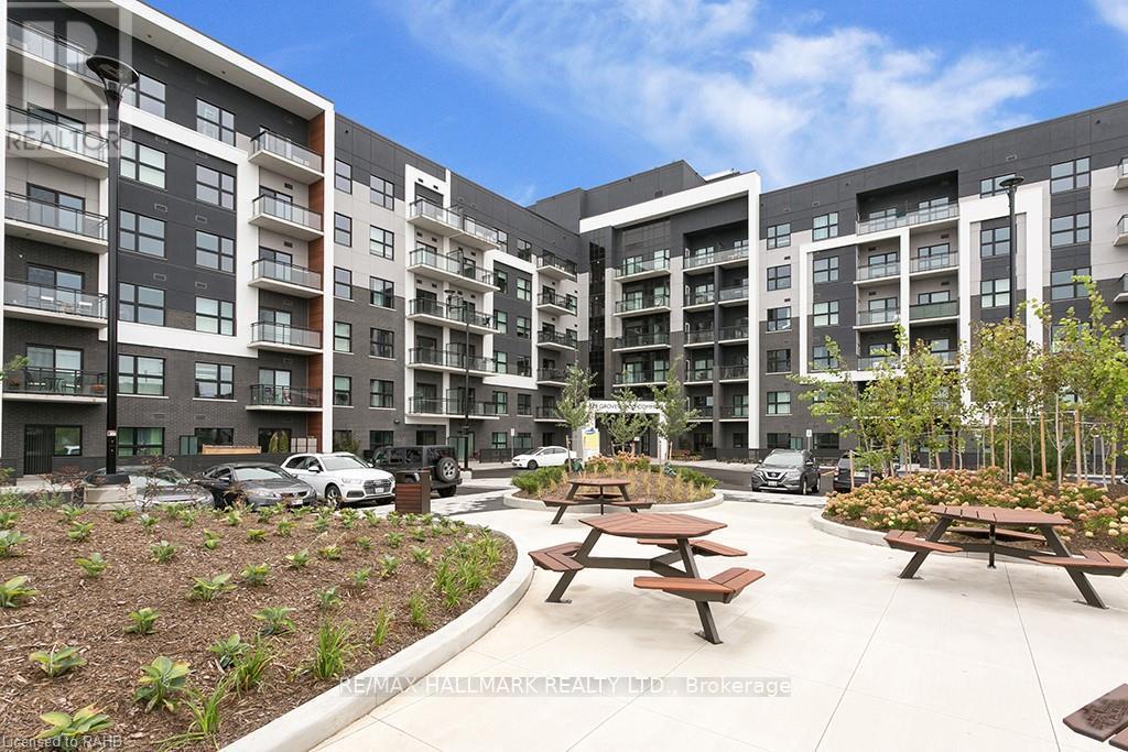 110 - 128 GROVEWOOD COMMON, Oakville, Ontario