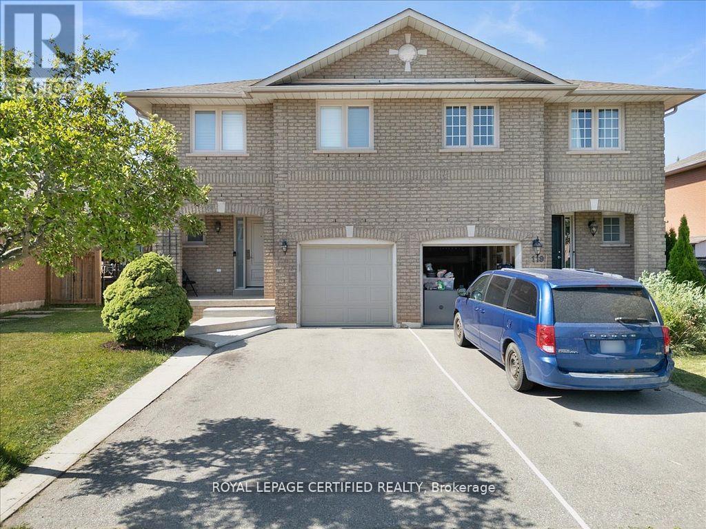 121 Genesee Drive, Oakville, Ontario  L6H 5Z3 - Photo 2 - W12435037