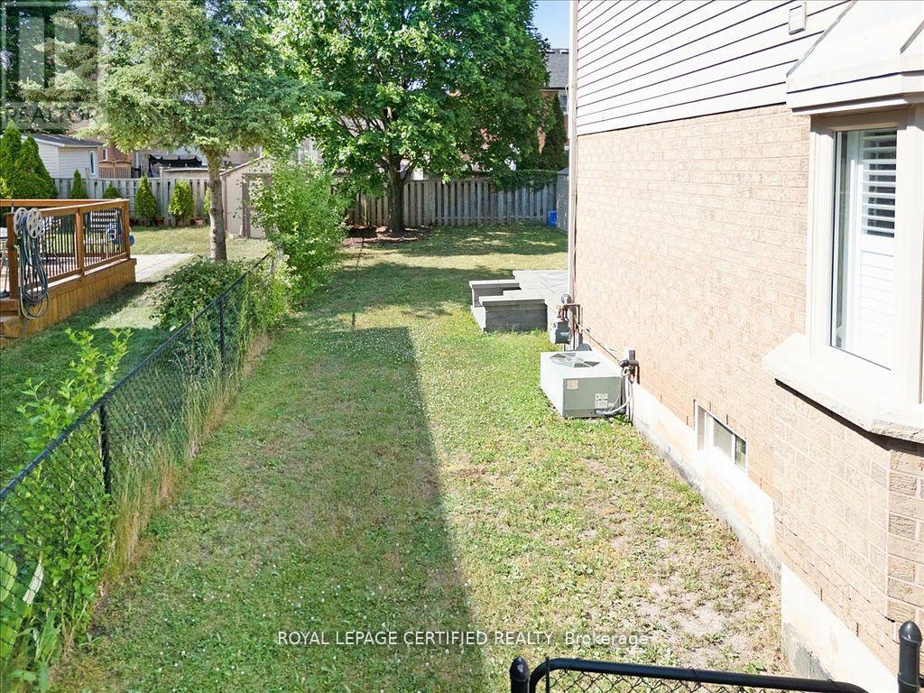 121 Genesee Drive, Oakville, Ontario  L6H 5Z3 - Photo 27 - W12435037