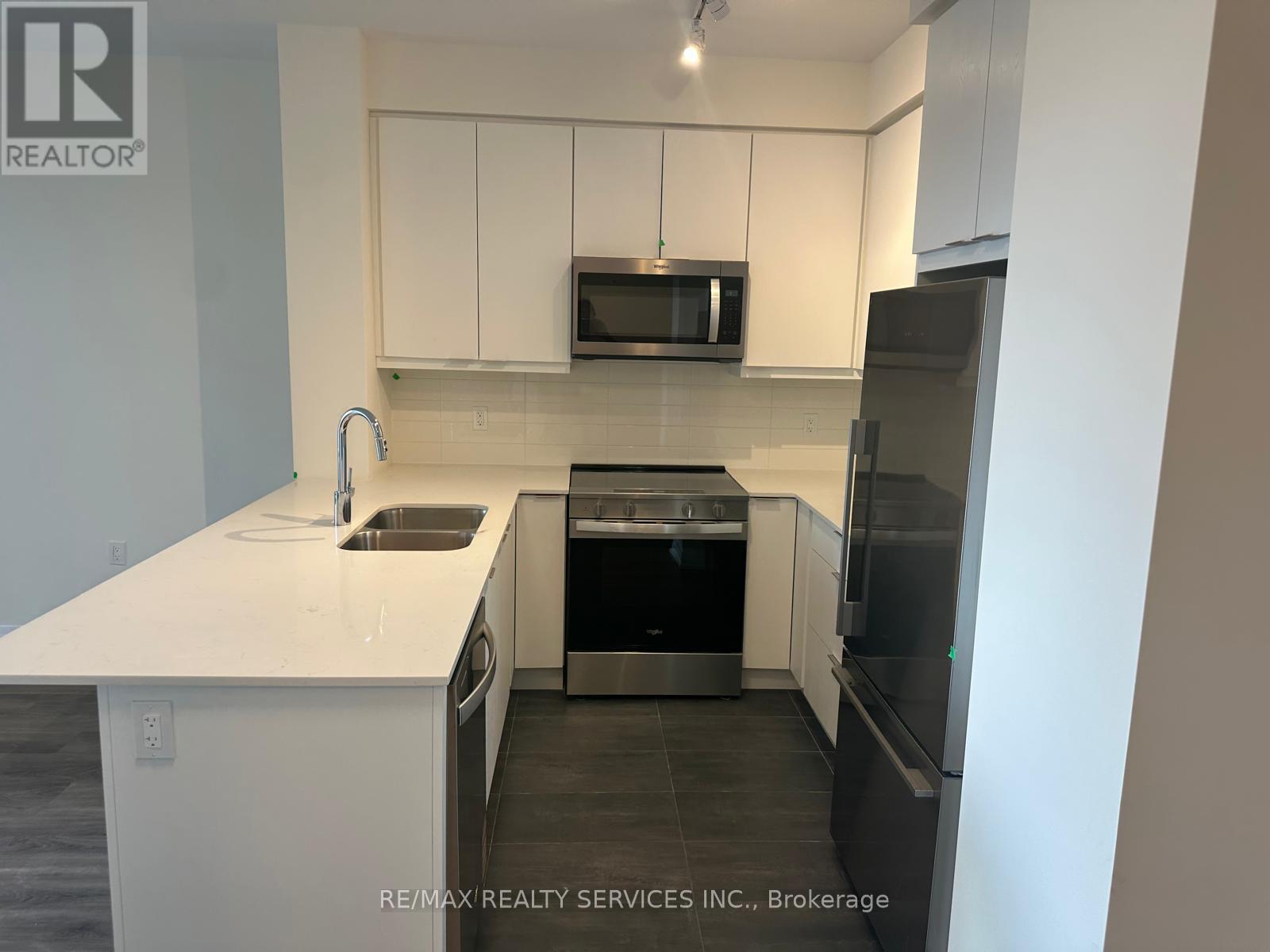 414 - 15 Watergarden Drive, Mississauga, Ontario  L5R 0G8 - Photo 3 - W12435063