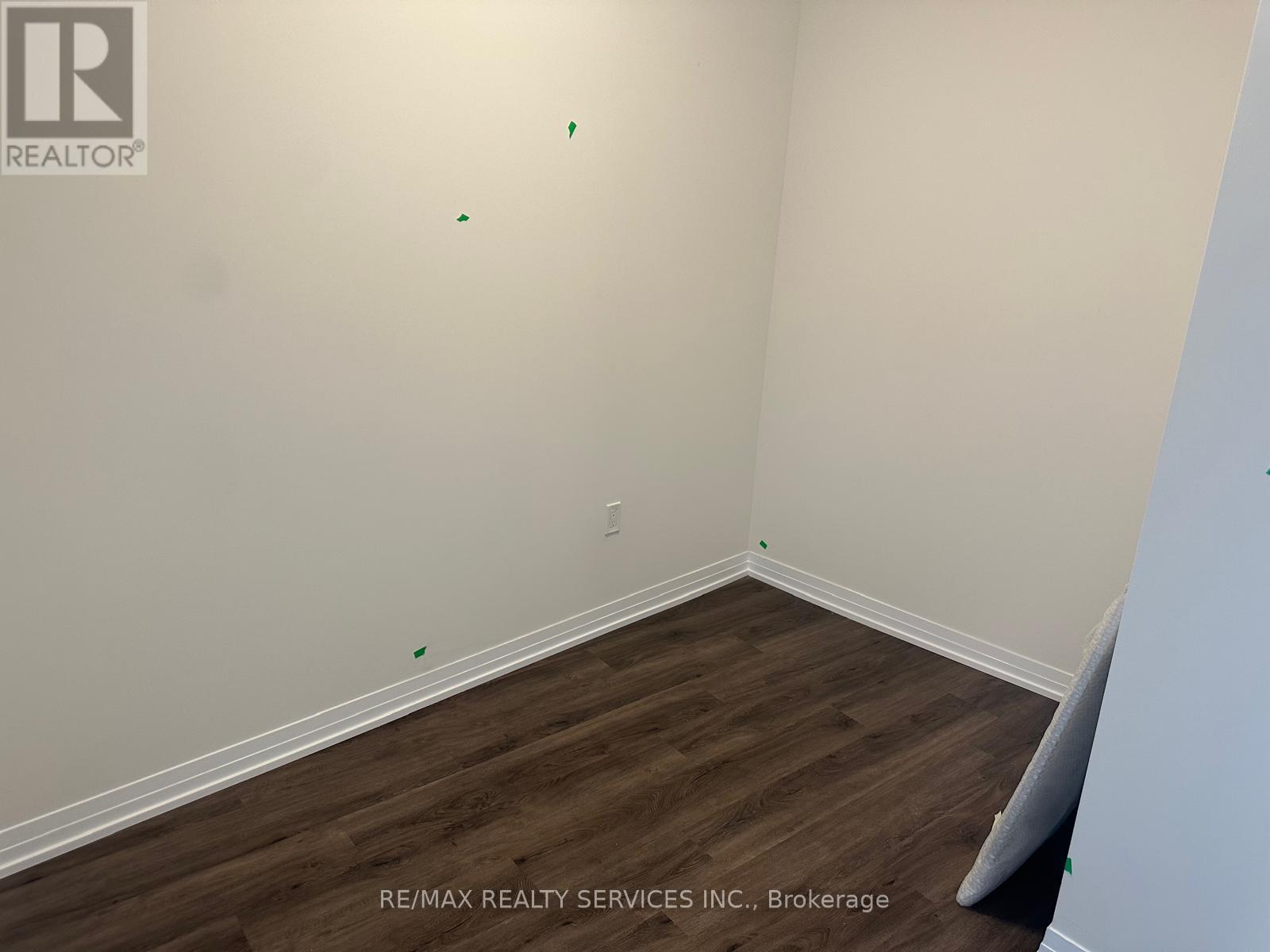 414 - 15 Watergarden Drive, Mississauga, Ontario  L5R 0G8 - Photo 8 - W12435063