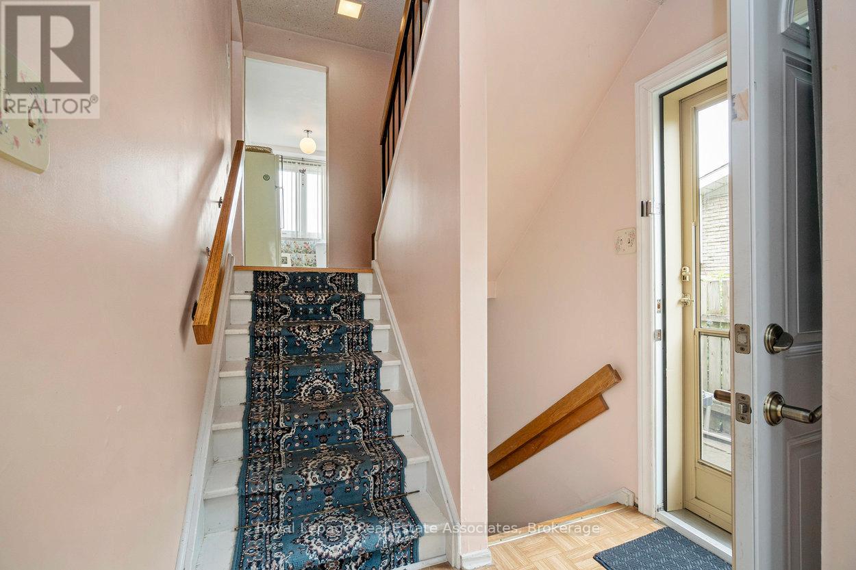 4353 Brandon Gate Drive, Mississauga, Ontario  L4T 3K6 - Photo 16 - W12435078