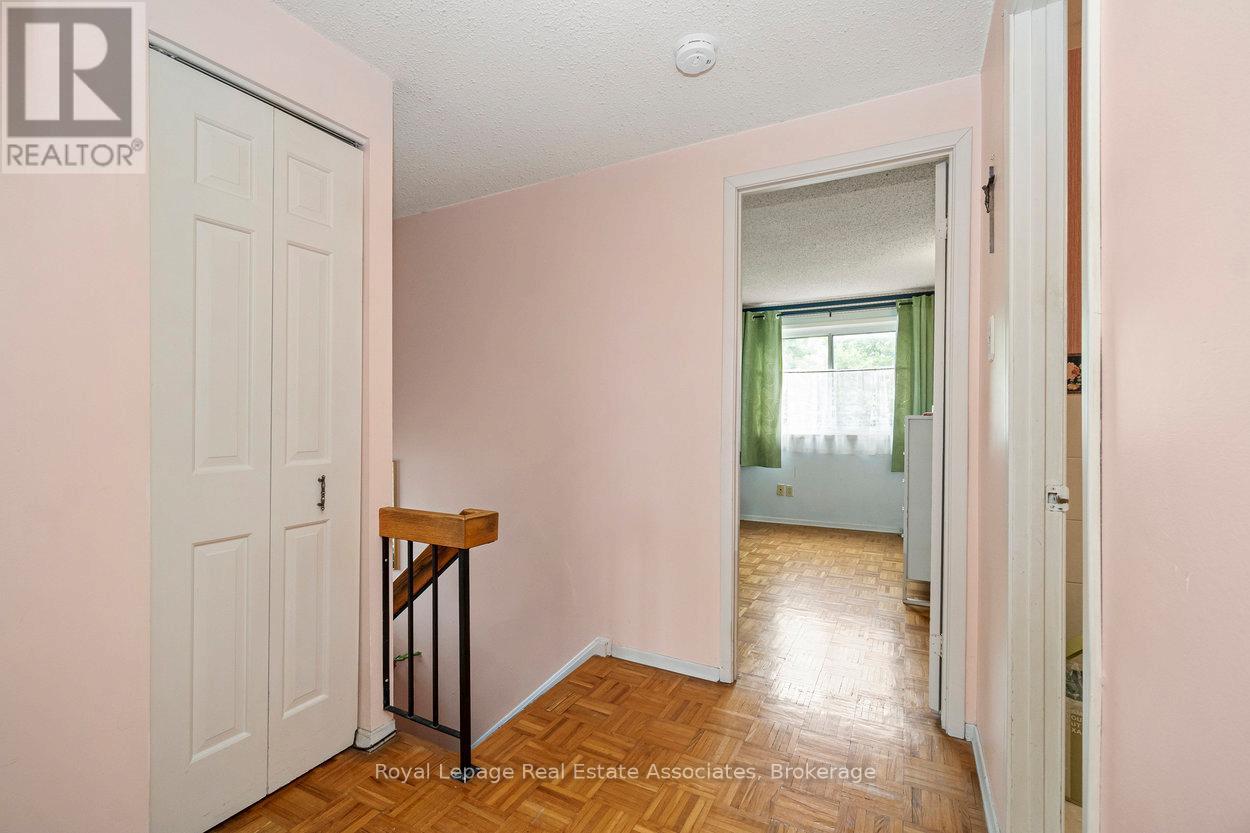 4353 Brandon Gate Drive, Mississauga, Ontario  L4T 3K6 - Photo 26 - W12435078