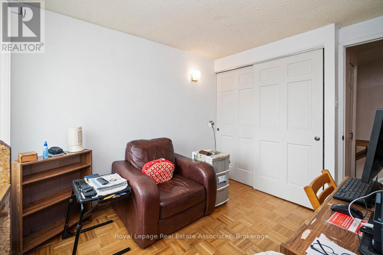 4353 Brandon Gate Drive, Mississauga, Ontario  L4T 3K6 - Photo 34 - W12435078