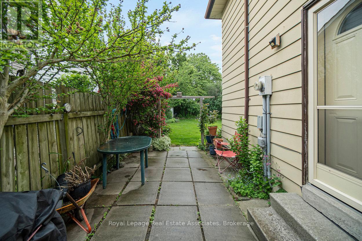 4353 Brandon Gate Drive, Mississauga, Ontario  L4T 3K6 - Photo 37 - W12435078