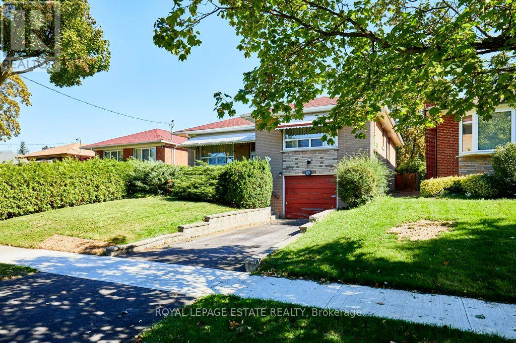 5 BOLGER PLACE, Toronto, Ontario
