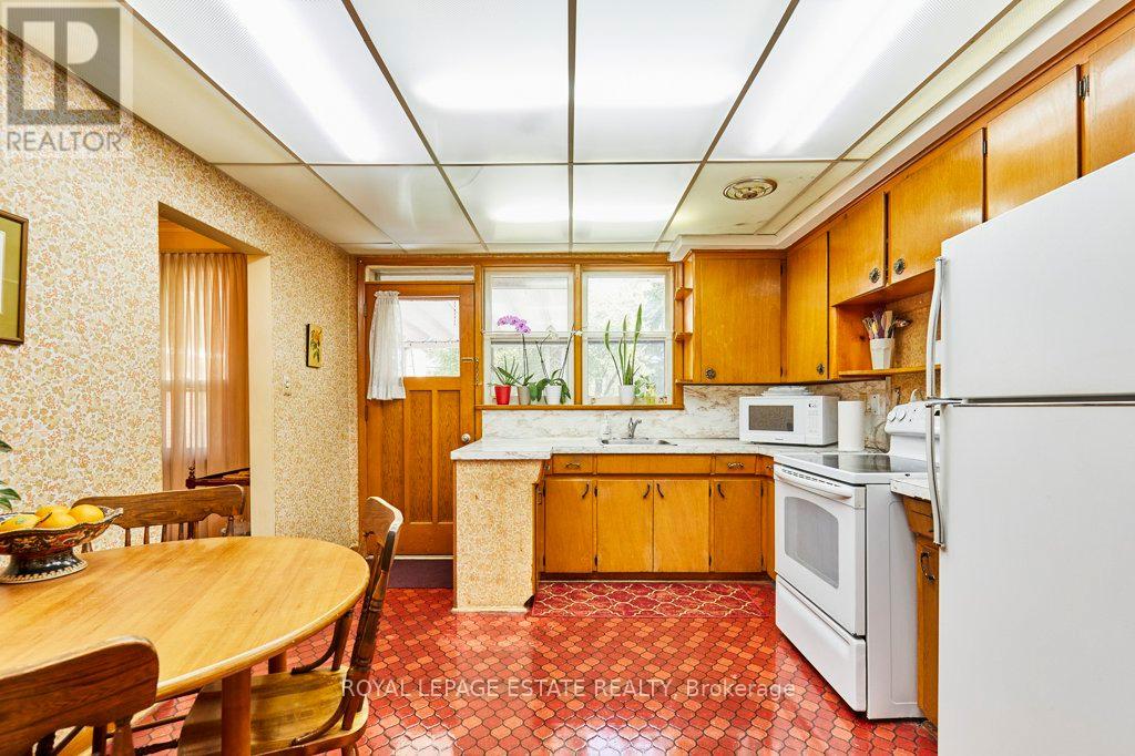 5 Bolger Place, Toronto, Ontario  M9W 4R6 - Photo 12 - W12435118