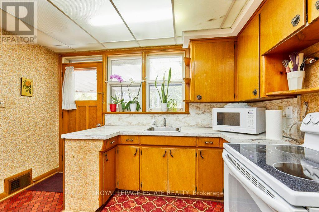5 Bolger Place, Toronto, Ontario  M9W 4R6 - Photo 13 - W12435118