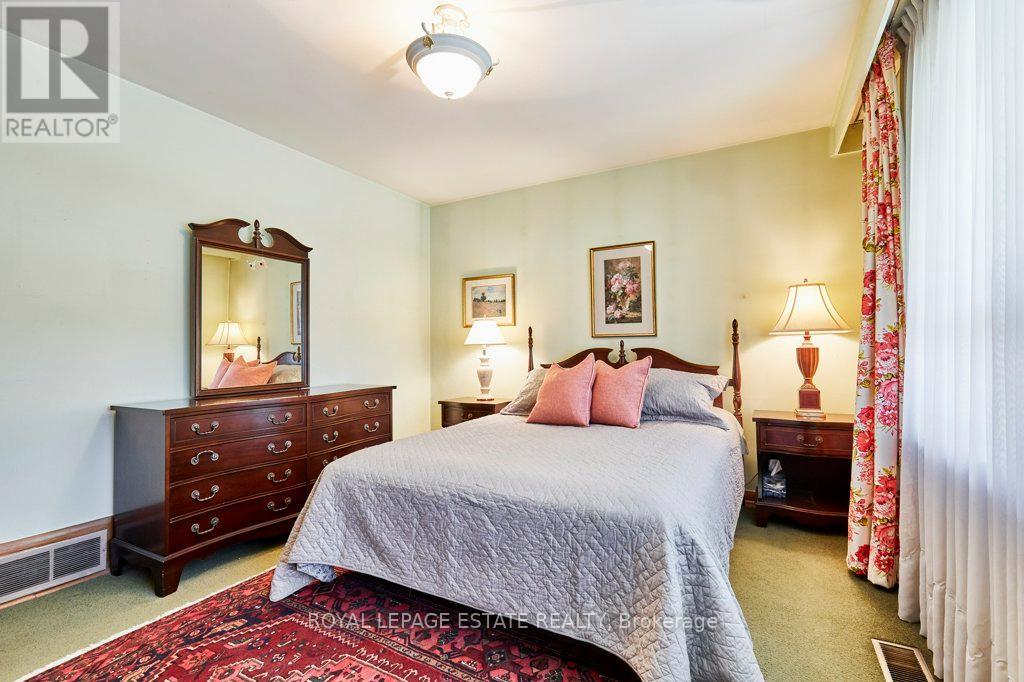 5 Bolger Place, Toronto, Ontario  M9W 4R6 - Photo 20 - W12435118