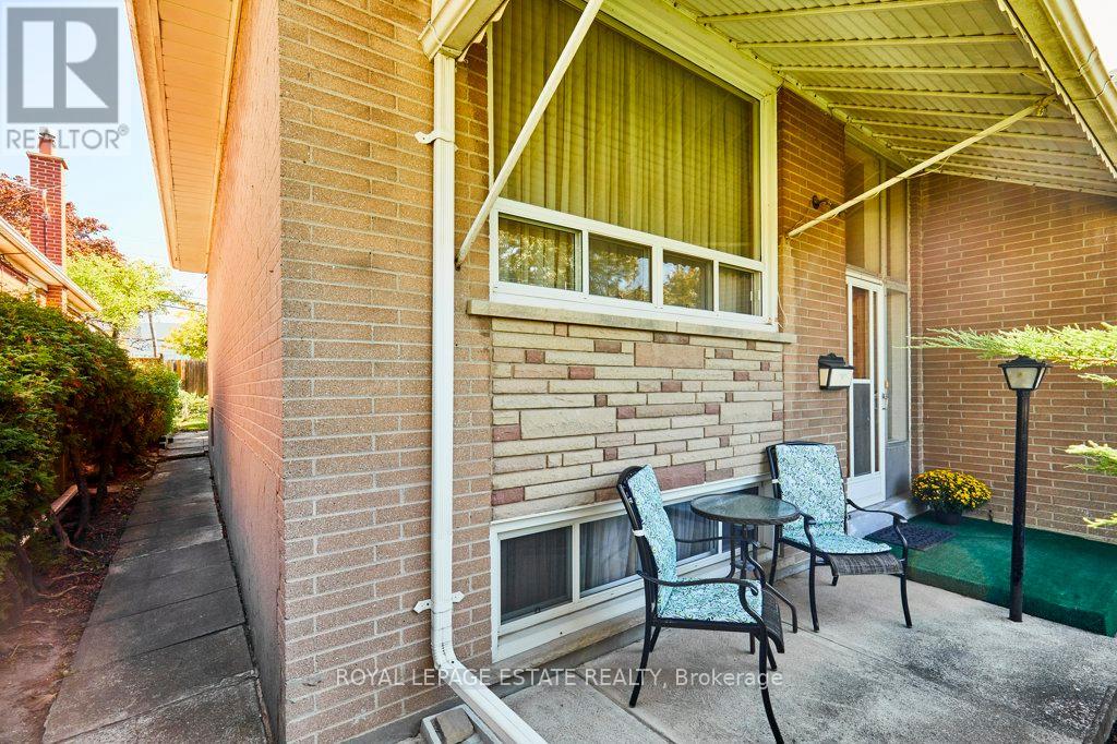 5 Bolger Place, Toronto, Ontario  M9W 4R6 - Photo 33 - W12435118