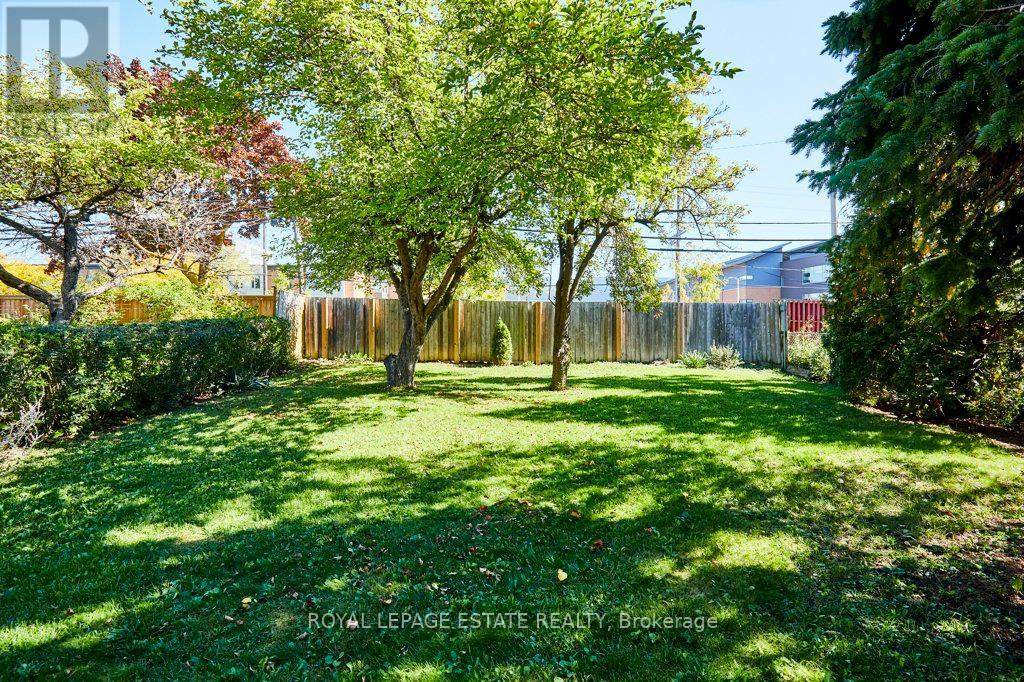 5 Bolger Place, Toronto, Ontario  M9W 4R6 - Photo 35 - W12435118