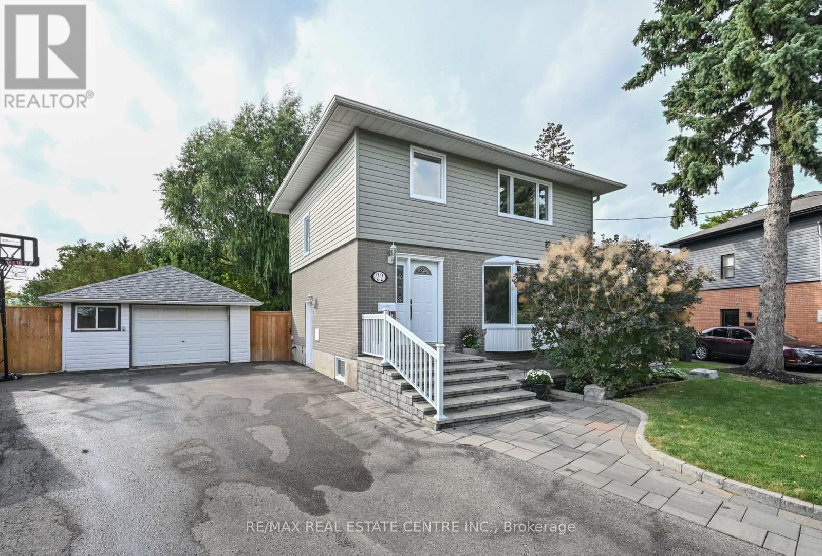 22 Morpeth Road, Brampton, Ontario  L6W 2Z2 - Photo 2 - W12435122