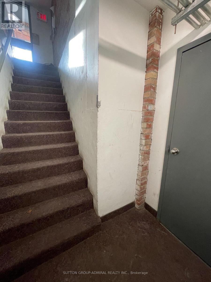 L103 - 34 Noble Street, Toronto, Ontario  M6K 2C9 - Photo 4 - W12435126