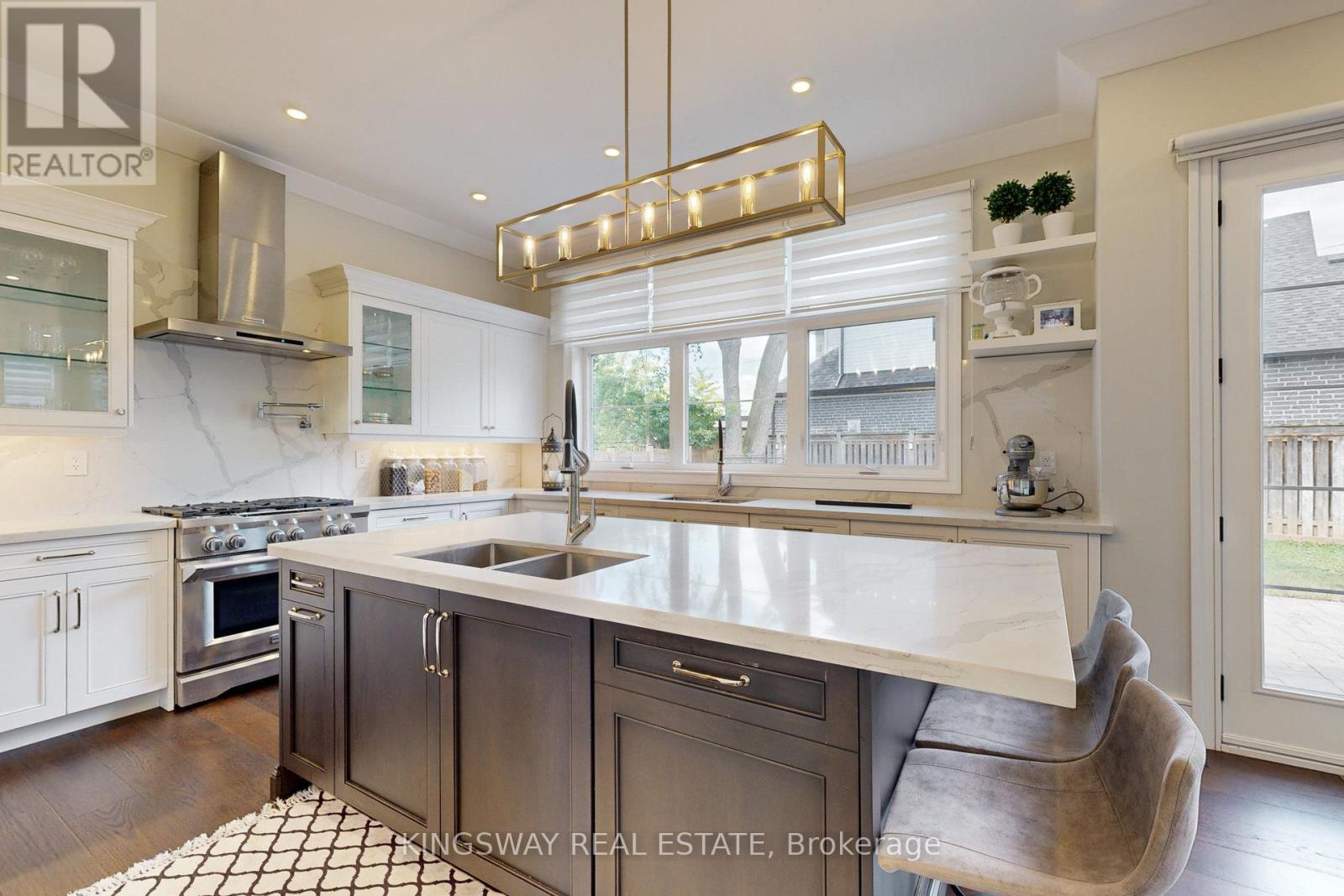 89 Russell Drive, Oakville, Ontario  L6H 1L4 - Photo 16 - W12435140