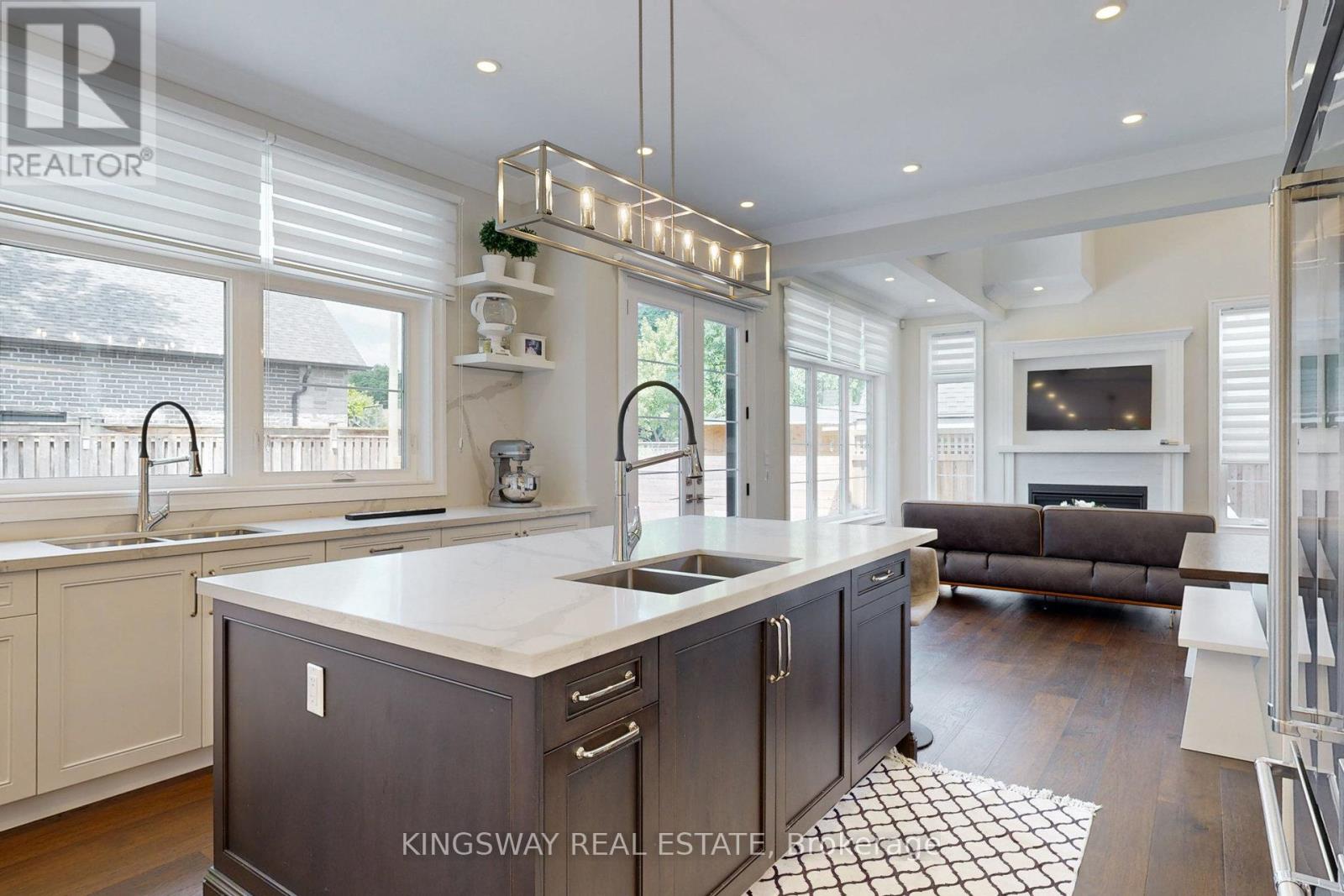 89 Russell Drive, Oakville, Ontario  L6H 1L4 - Photo 19 - W12435140