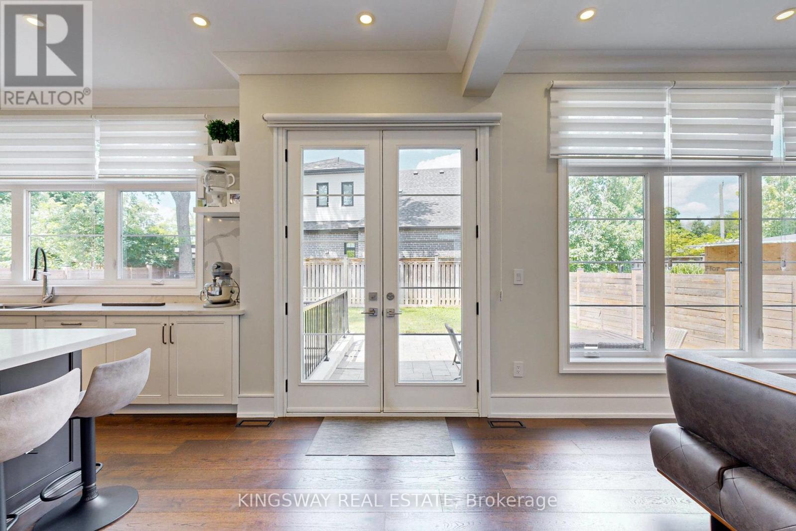 89 Russell Drive, Oakville, Ontario  L6H 1L4 - Photo 20 - W12435140