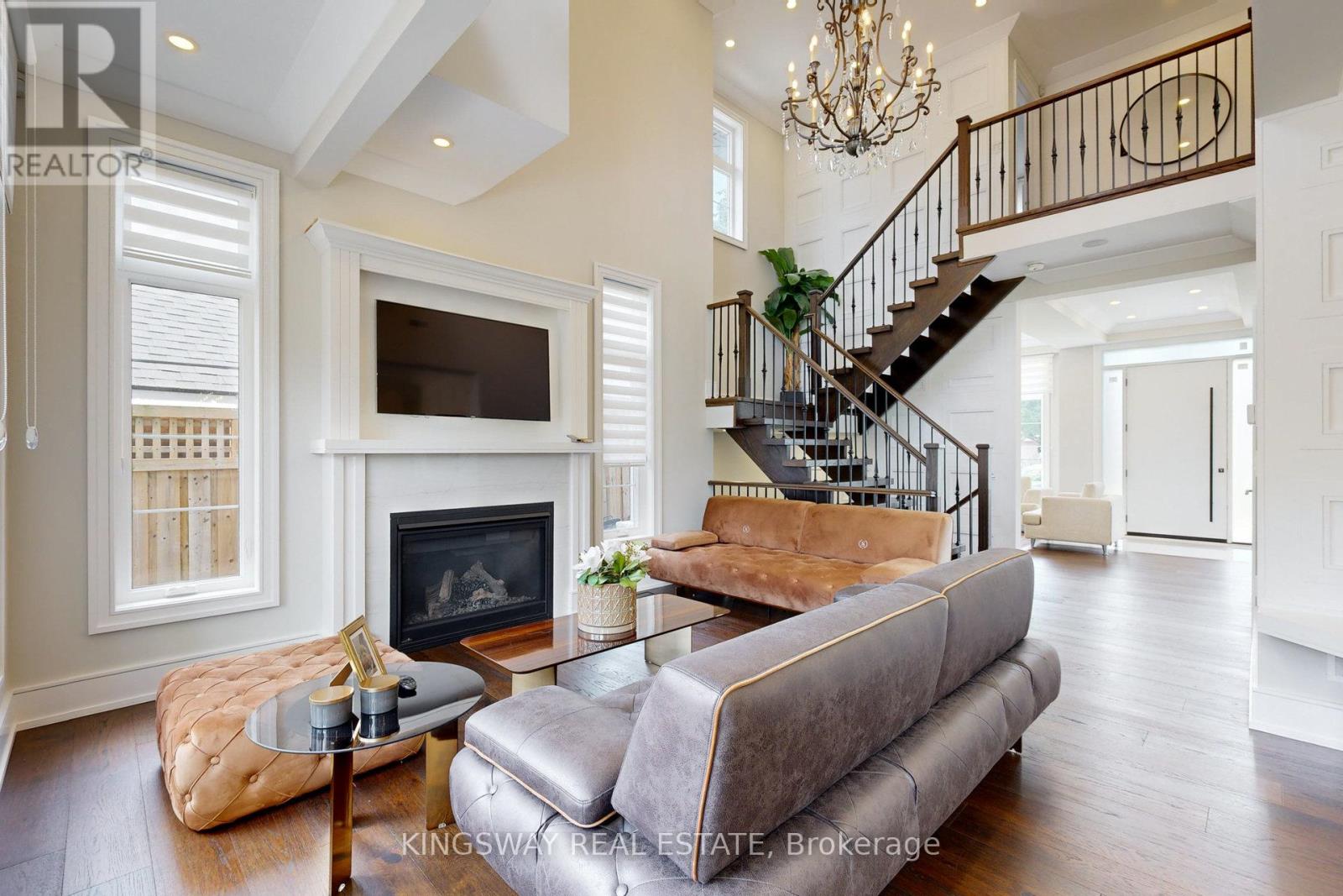 89 Russell Drive, Oakville, Ontario  L6H 1L4 - Photo 21 - W12435140