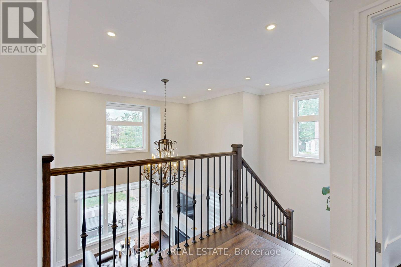 89 Russell Drive, Oakville, Ontario  L6H 1L4 - Photo 27 - W12435140