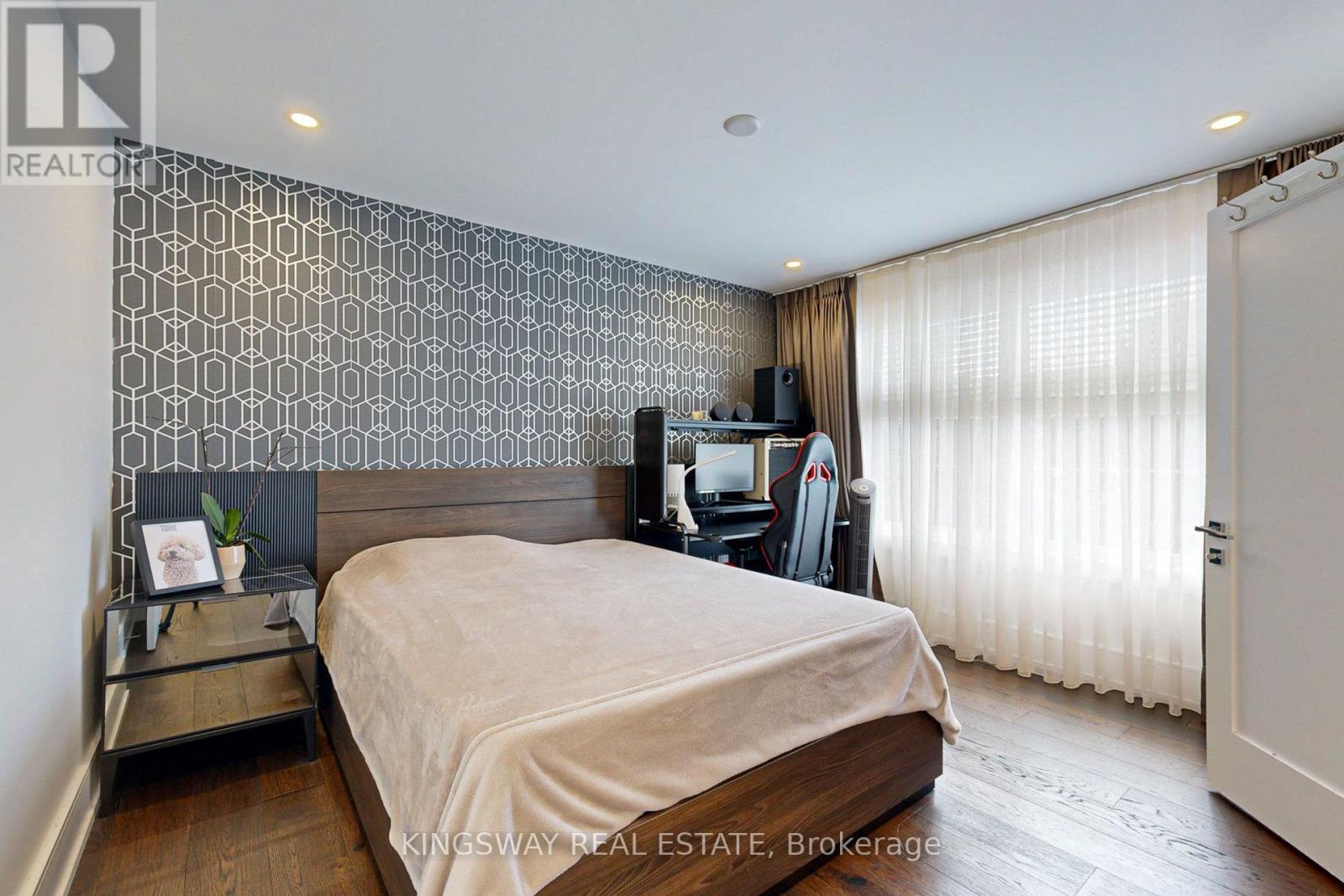 89 Russell Drive, Oakville, Ontario  L6H 1L4 - Photo 28 - W12435140
