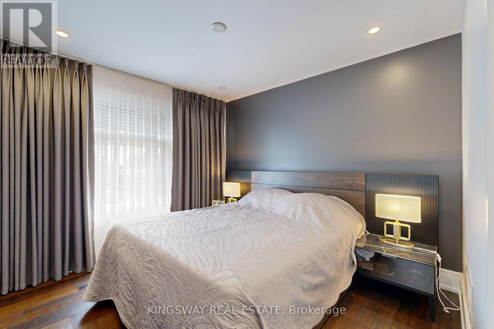 89 Russell Drive, Oakville, Ontario  L6H 1L4 - Photo 33 - W12435140