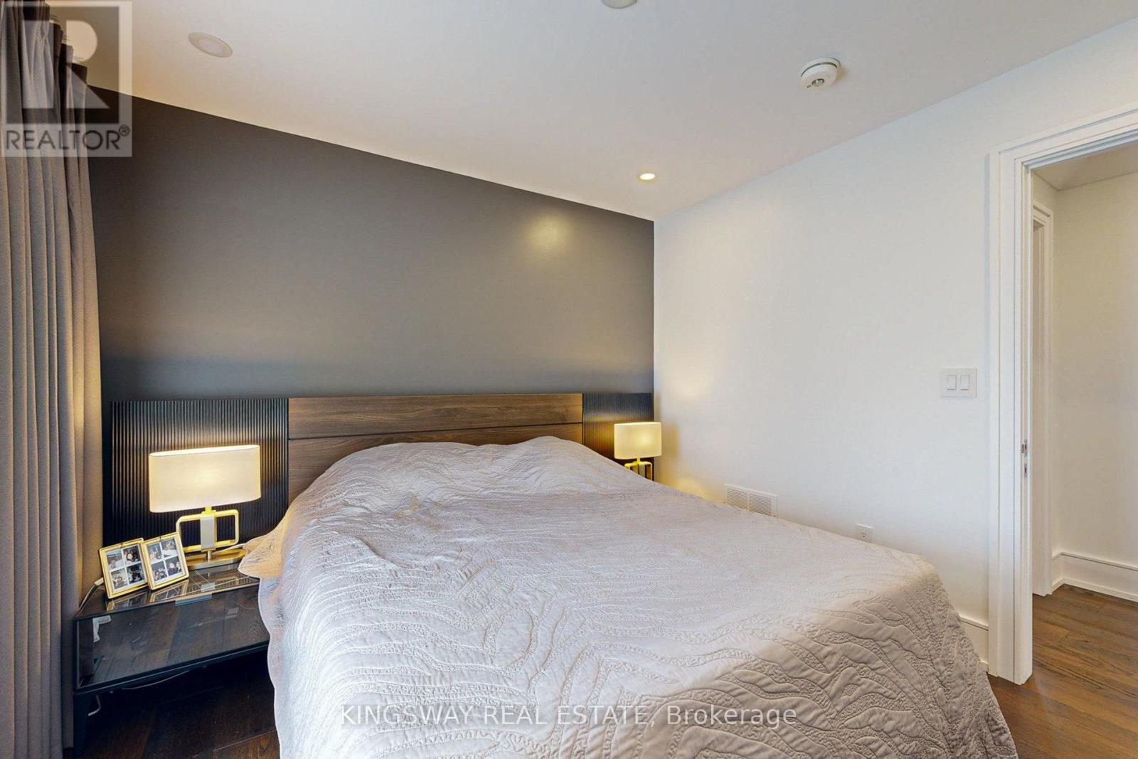 89 Russell Drive, Oakville, Ontario  L6H 1L4 - Photo 34 - W12435140
