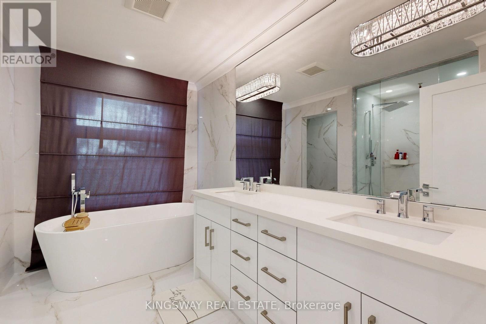 89 Russell Drive, Oakville, Ontario  L6H 1L4 - Photo 41 - W12435140