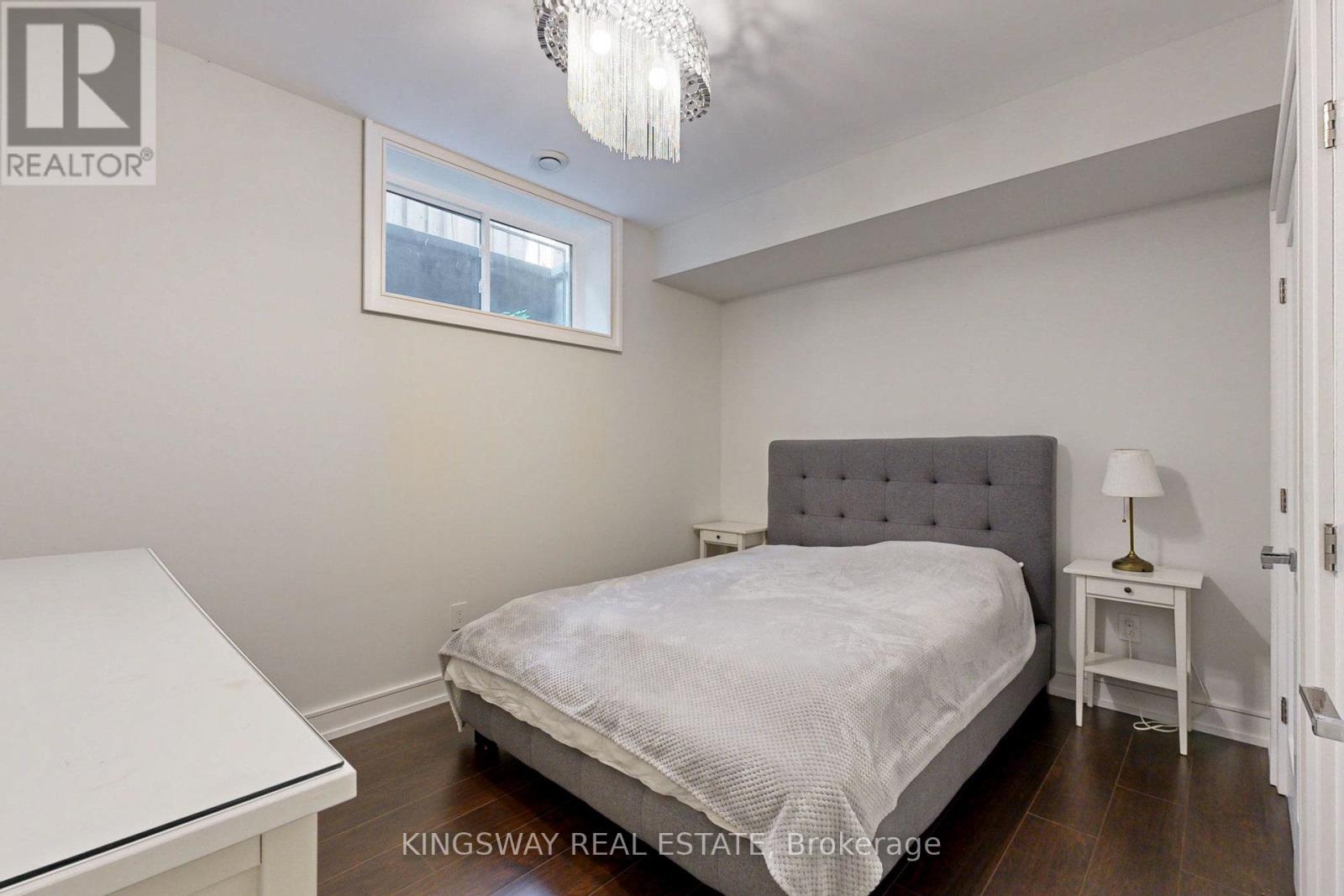 89 Russell Drive, Oakville, Ontario  L6H 1L4 - Photo 47 - W12435140