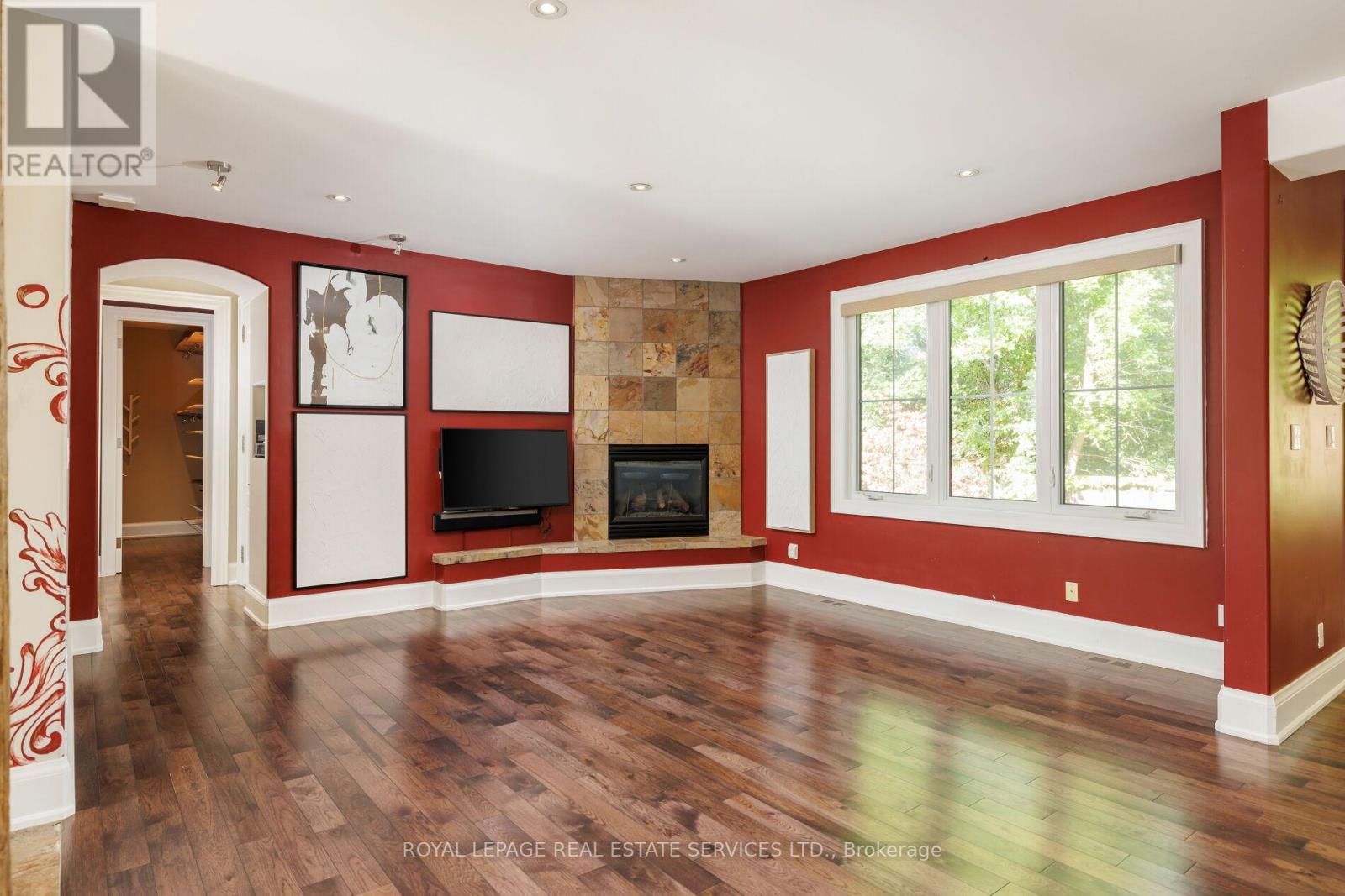 2448 Bridge Road, Oakville, Ontario  L6L 5C2 - Photo 5 - W12435143