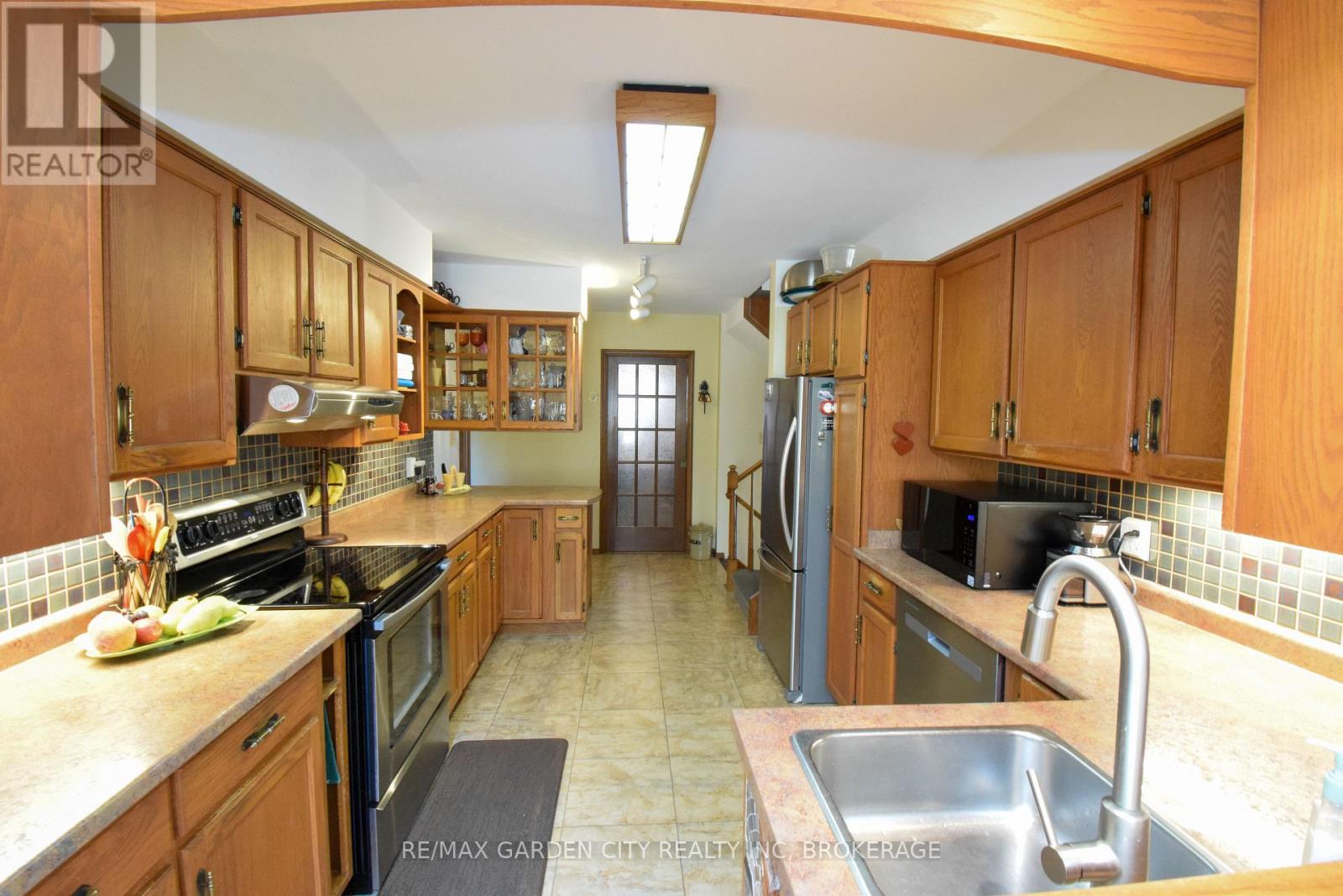 40 Belair Drive, St. Catharines (Port Dalhousie), Ontario  L2N 6X9 - Photo 13 - X12435193