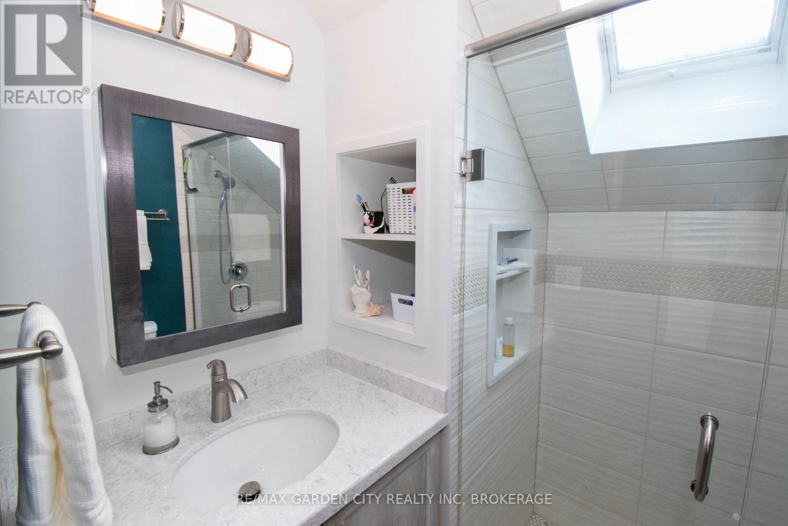 40 Belair Drive, St. Catharines (Port Dalhousie), Ontario  L2N 6X9 - Photo 22 - X12435193