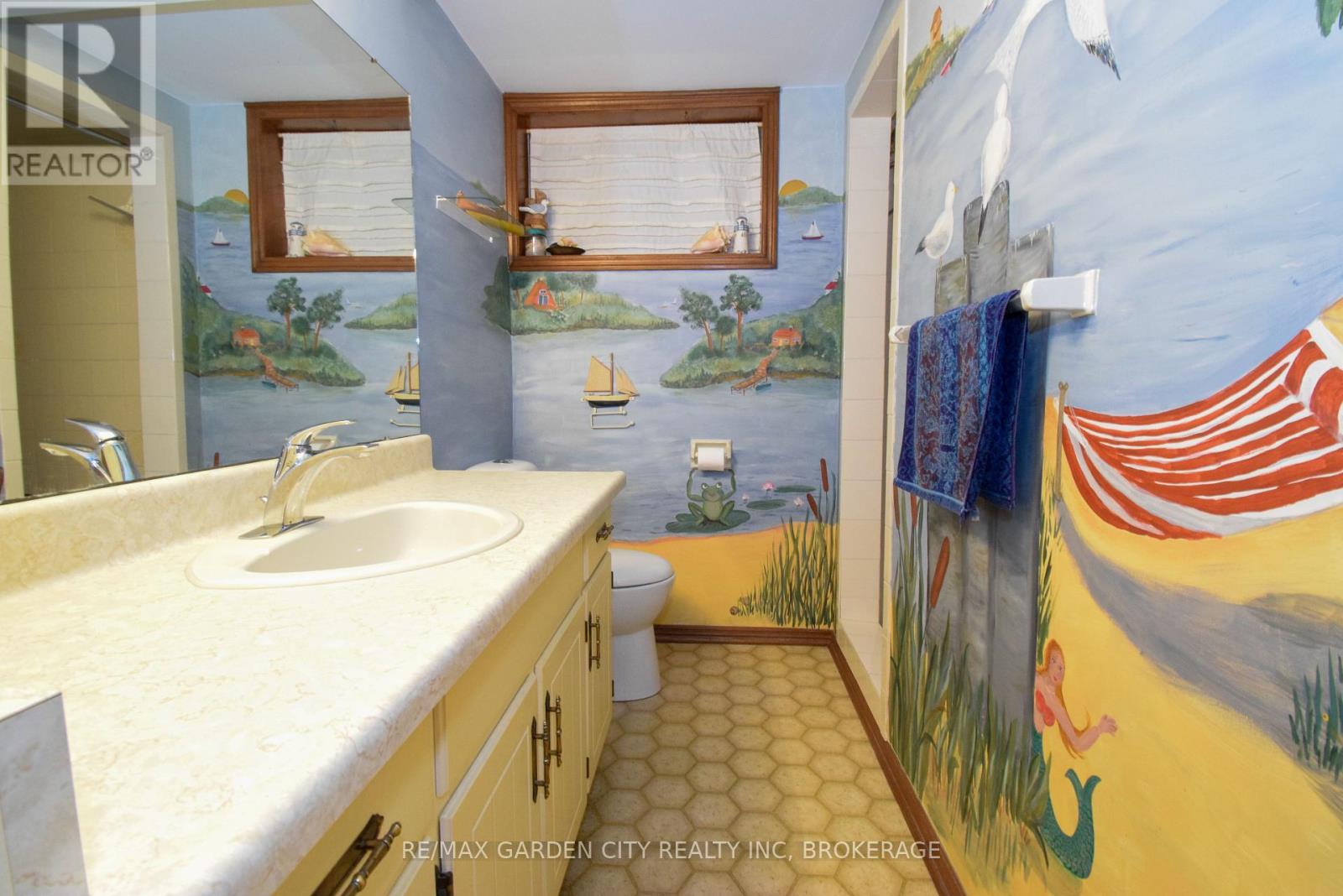 40 Belair Drive, St. Catharines (Port Dalhousie), Ontario  L2N 6X9 - Photo 34 - X12435193