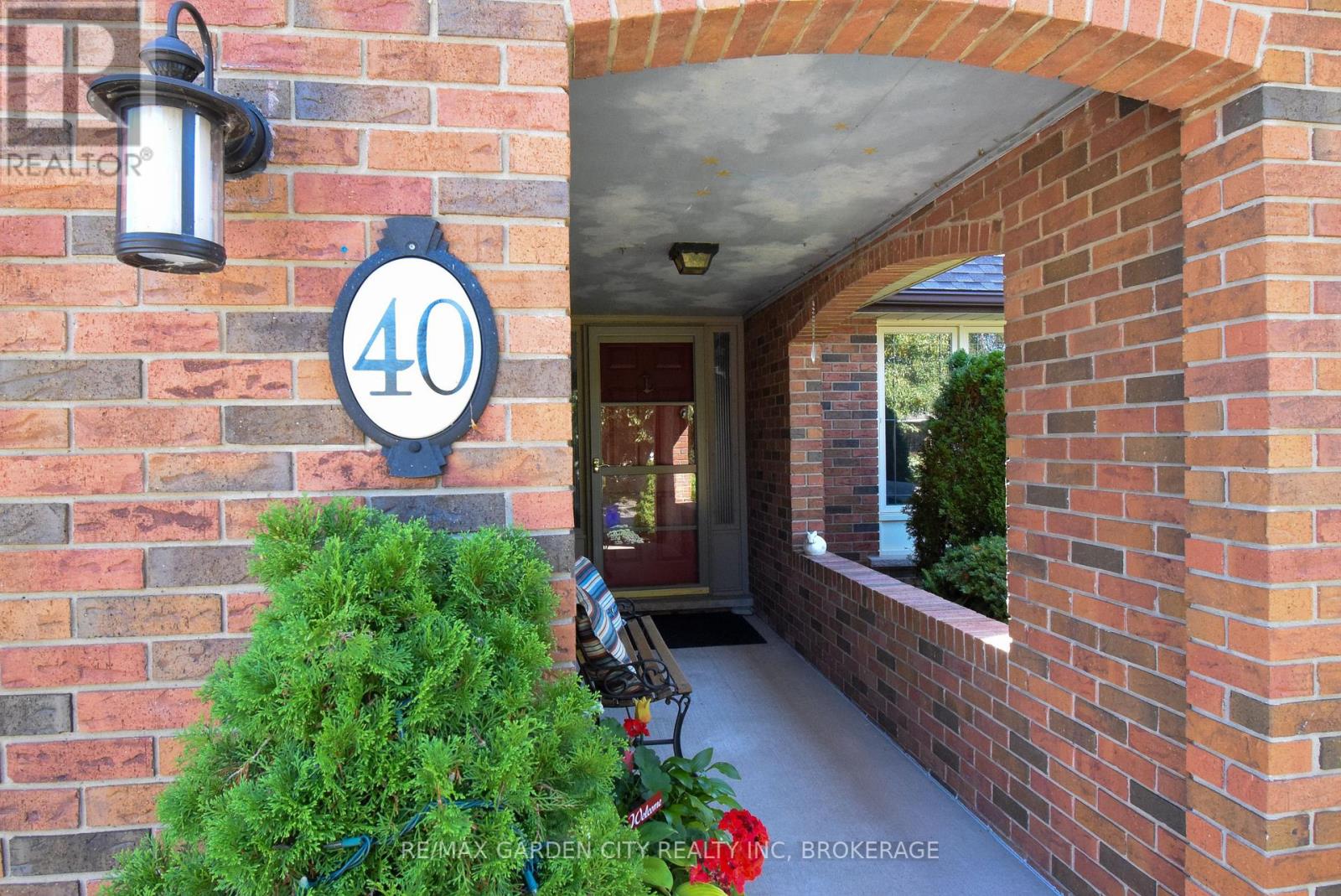 40 Belair Drive, St. Catharines (Port Dalhousie), Ontario  L2N 6X9 - Photo 5 - X12435193