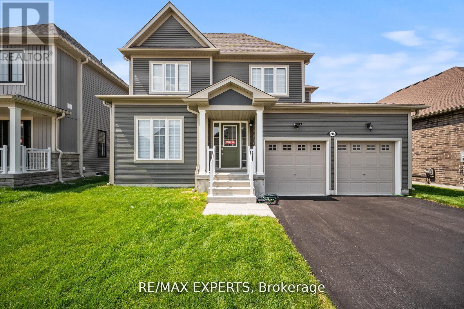 216 Cubitt Street, Clearview, Ontario  L0M 1S0 - Photo 2 - S12432512