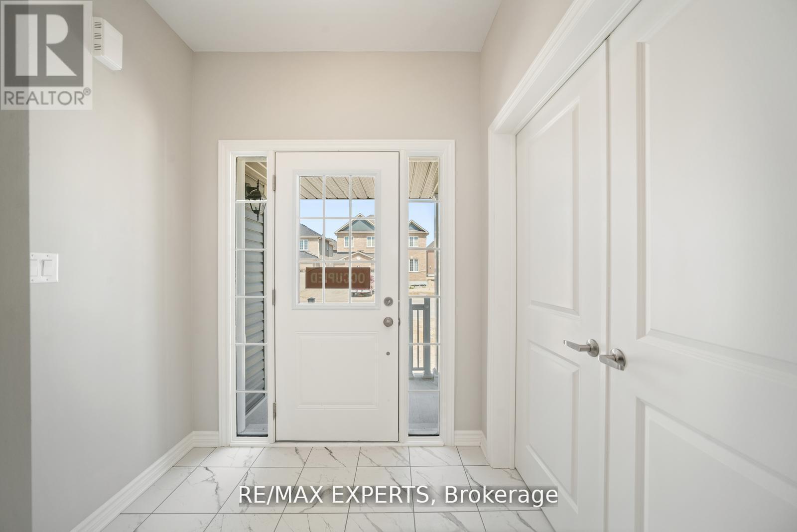 216 Cubitt Street, Clearview, Ontario  L0M 1S0 - Photo 3 - S12432512
