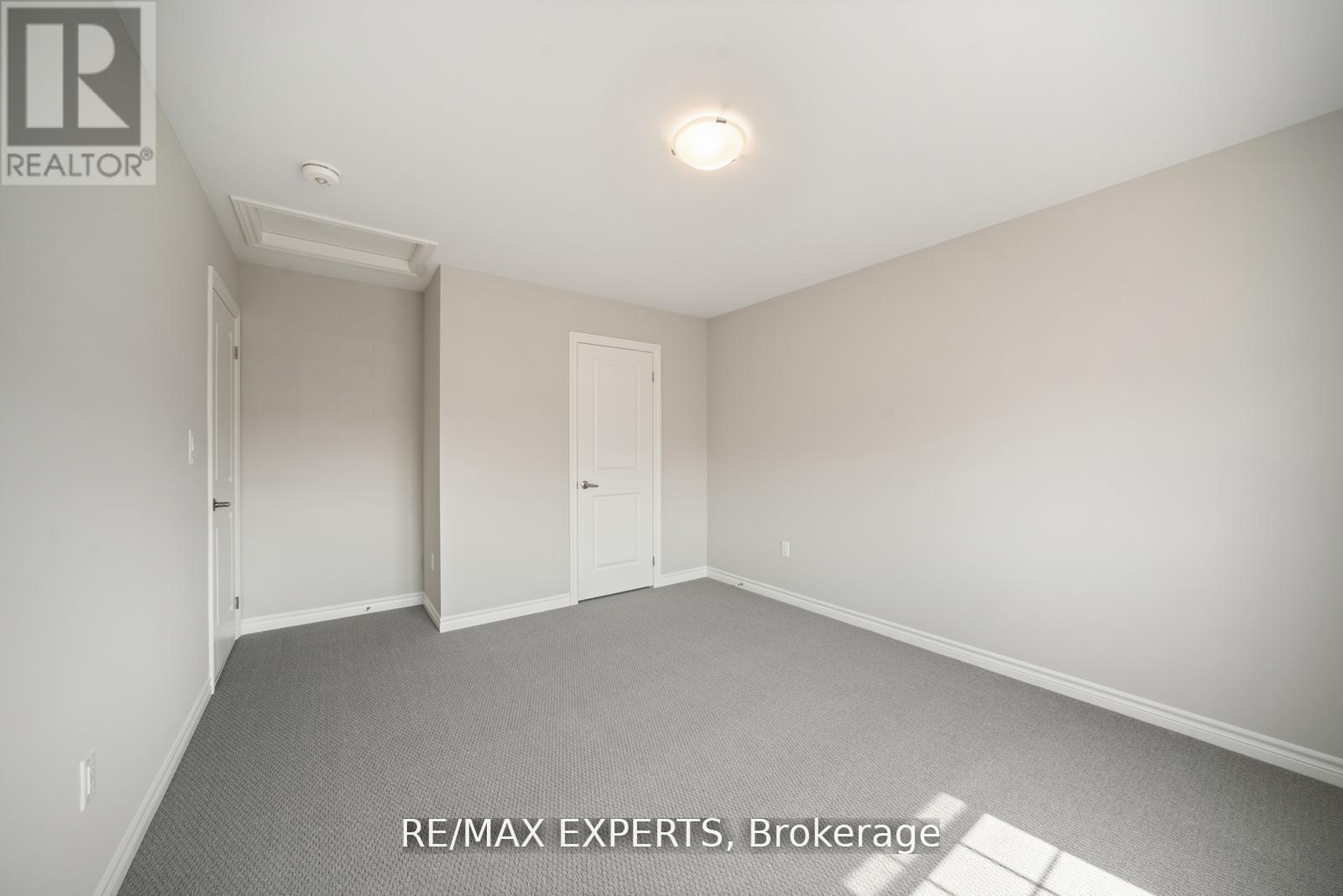 216 Cubitt Street, Clearview, Ontario  L0M 1S0 - Photo 24 - S12432512