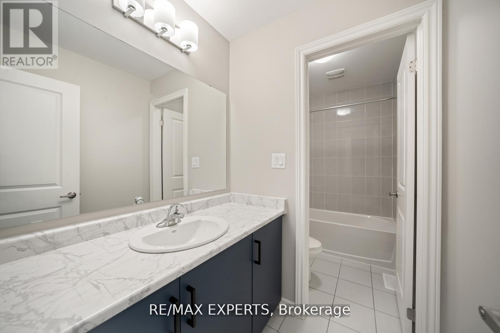 216 Cubitt Street, Clearview, Ontario  L0M 1S0 - Photo 26 - S12432512
