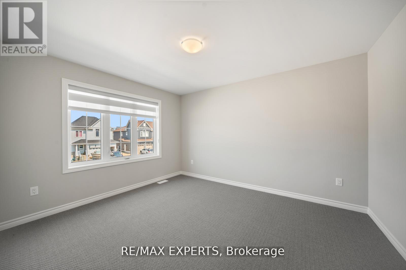 216 Cubitt Street, Clearview, Ontario  L0M 1S0 - Photo 22 - S12432512